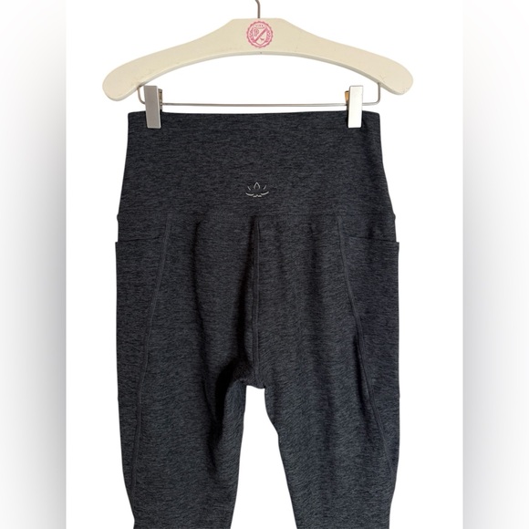 Beyond Yoga Spacedye Out Of Pocket High Waisted Midi Legging - Picture 4 of 6